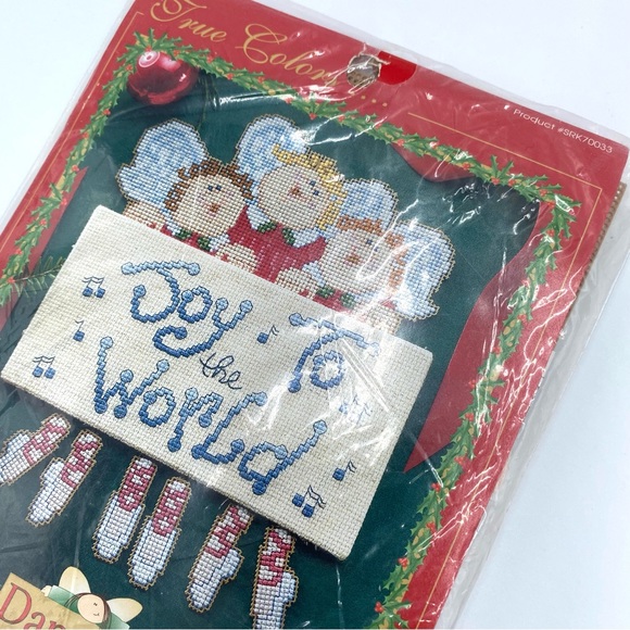 Danglers True Colors Joy To The World Christmas Cross Stitch SRK70033 6.75x8.25 - Picture 4 of 6
